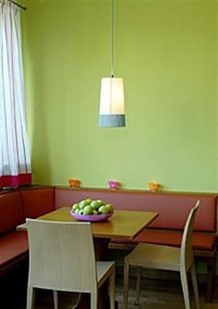 Business & Budget Hotel Tessin München Ngoại thất bức ảnh